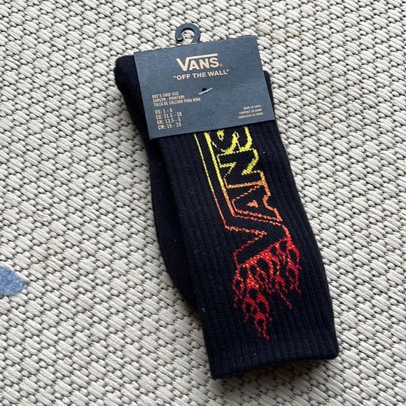 VANS “Off The Wall” Boys socks  
NWT - Picture 4 of 16
